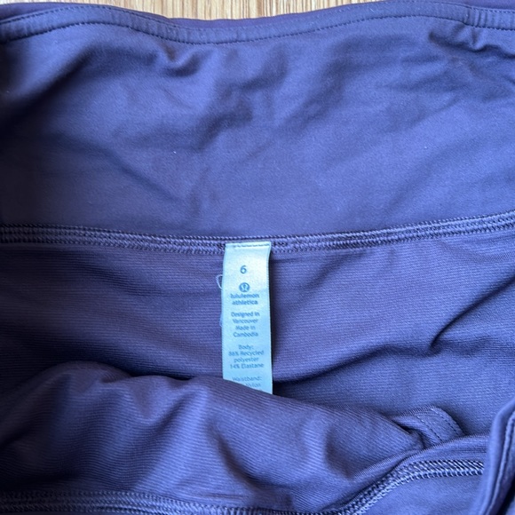 Lululemon Speed Short-Eggplant Color. Size 6 - Picture 2 of 8